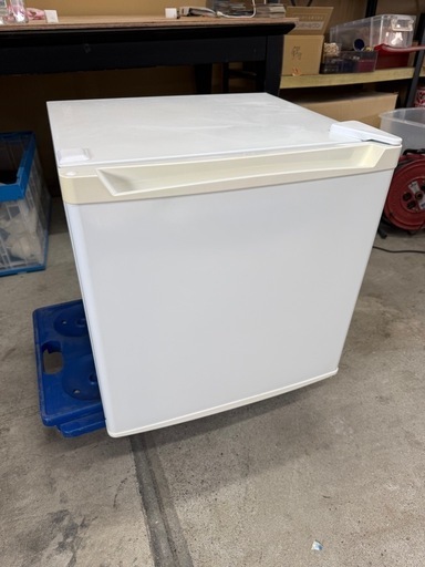 アイリスオーヤマ32L小型冷凍庫 PF-A32FD-W 2021年製 (プロハーツ