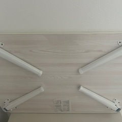 折りたたみ机の画像