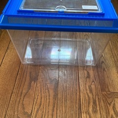 飼育ケース　2点
の画像