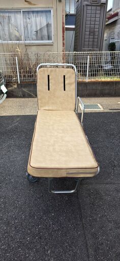 介護用ストレッチャー　介護タクシー