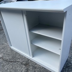 オフィス家具　カウンター式収納ラックの画像