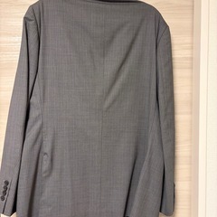 スーツ　グレーの画像