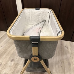 ベビーベッド 折畳可能 コンパクト 持ち運びしやすい 添い寝ベッド 揺りかごに変身可能 おりたたみ 昇降機能・キャスター付き 多機能 軽量 出産祝い 新生児0ヶ月(マットレス、固定ベルト、かや付き)の画像