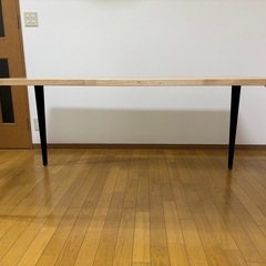 ダイニングテーブルの画像