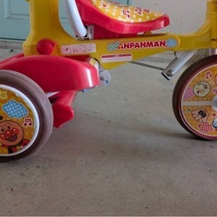 アンパンマン三輪車の画像