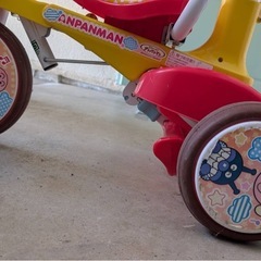 アンパンマン三輪車の画像