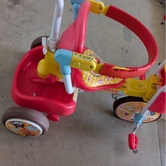アンパンマン三輪車の画像