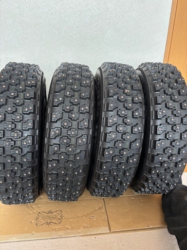 ヨコハマ アドバン　フルピン スパイクタイヤ