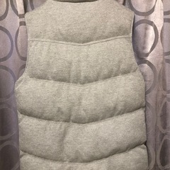 【ダウンベスト】フード取外し可の画像