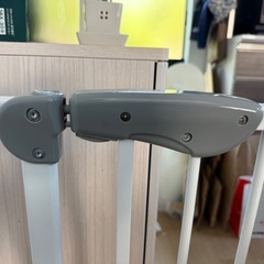 ベビーゲート、フェンス、トイザらス オートクローズセーフティゲート、ベビーサークルの画像