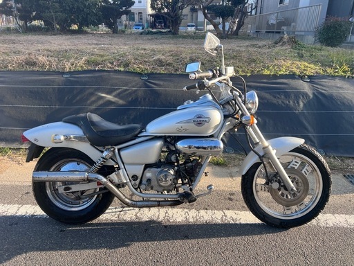 マグナ50 エンジンはかかります ボロいです