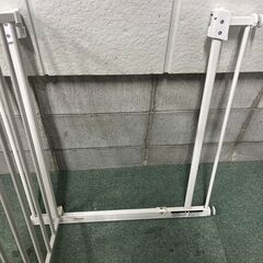 日本育児 ベビーゲート ベビーフェンス ホワイト 幅73cm～82cm×高さ80cm の画像