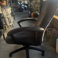 キャスター付きチェアーの画像