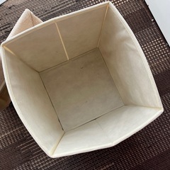 座れる収納箱の画像