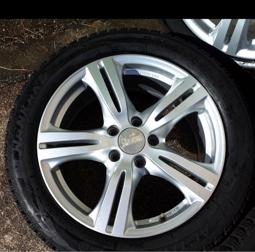 22年製造_スタッドレスタイヤ＆ホイール4本セット　225/50R17
