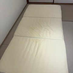 折りたたみマットレス シングルサイズ 三つ折りの画像