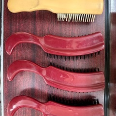 【中古】美容院で使っていたヘアブラシの画像