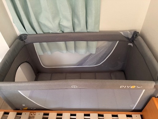 PIYO ベビーベッド オムツ替えテーブル付