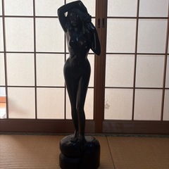 木彫り　裸体　女性　オブジェ