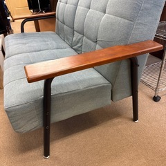 デニム調　ウッドアーム　2人掛けソファーの画像