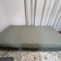 ベッドの画像