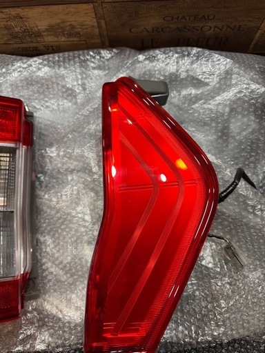 タント　la600s  テールランプ
