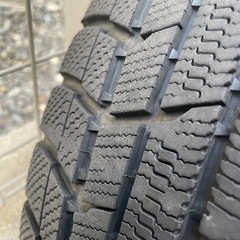 トーヨータイヤ　スタッドレスタイヤ4本セットの画像