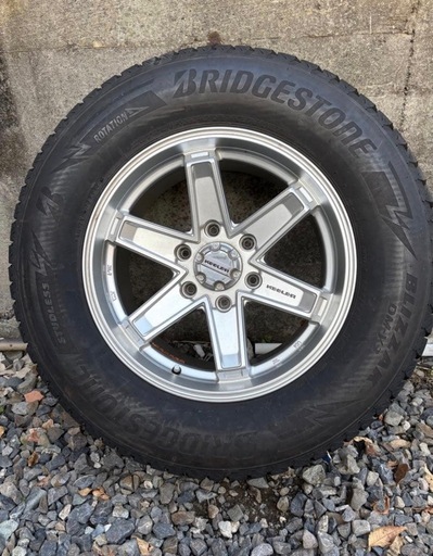 ✨引き取り限定！ブリヂストンBLIZZAK DM-V3 265/65R17