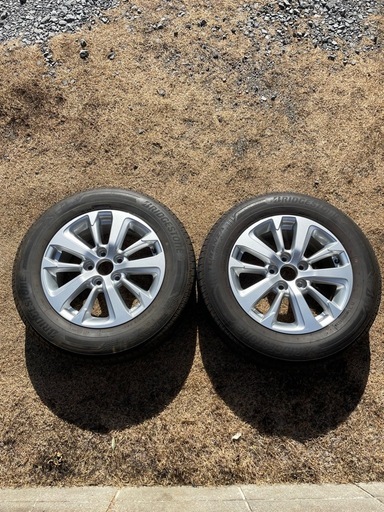 ヤリスクロス16インチ純正ホイールタイヤ2本のみローテーションに如何