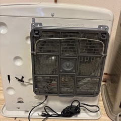 美品　 石油ファンヒーター　ポリタンク1個付きの画像