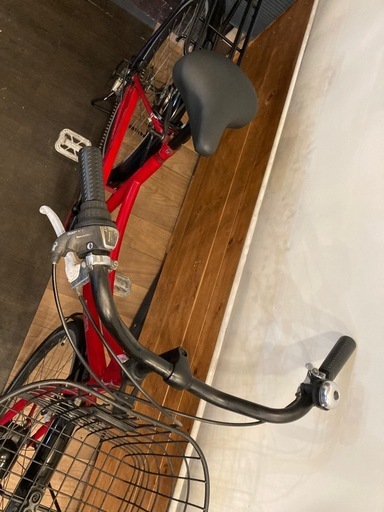 【前後タイヤ・チューブ新品！】LEDオートライト　6段変速　26インチ自転車　レッド