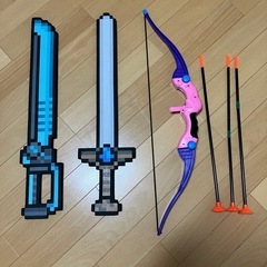 おもちゃの剣　弓矢　ほか