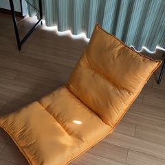 オレンジ色 1人掛け座椅子（ほぼ未使用・美品）の画像