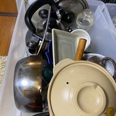 鍋、やかん、食器類たくさん♪の画像