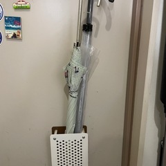 【2/1AMで削除予定】マグネットつき傘入れ（3本収納可）の画像