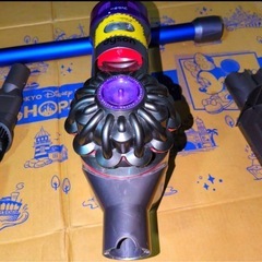 Dyson V7 FIutty 掃除機本体と付属品セット の画像