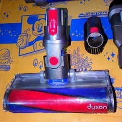 Dyson V7 FIutty 掃除機本体と付属品セット の画像