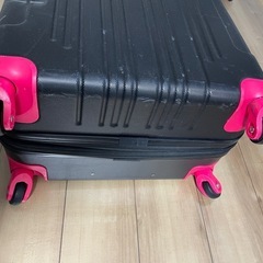 スーツケース キャリーケース 軽量 拡張機能 (ブラック マゼンダピンク)
の画像