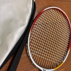 バドミントンラケットの画像