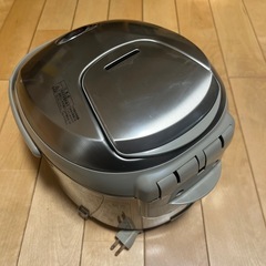 2007年製 SANYO 圧力IH ジャー炊飯器 ECJ-HD10J3 5号炊き　の画像