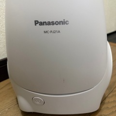 Panasonic 紙パック式掃除機　2022年製の画像