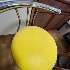 高さ調節ができるチェアの画像