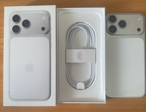 【超美品】 iPhone17Pro Max 250GB ホワイト    最大容量 100%、専用ケース付き