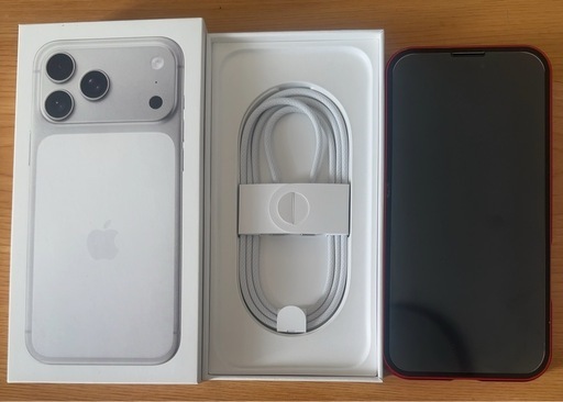 【超美品】 iPhone17Pro Max 250GB ホワイト    最大容量 100%、専用ケース付き