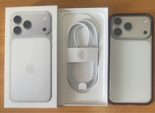 【超美品】 iPhone17Pro Max 250GB ホワイト    最大容量 100%、専用ケース付き