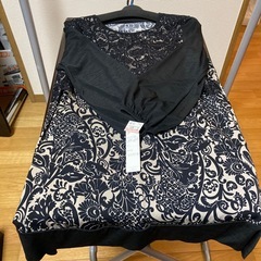 婦人服春夏物4点・M・タグ付き・未使用・無料の画像