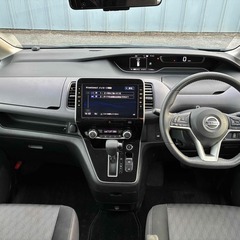 日産　セレナ　Ｓハイブリット　４ＷＤ　車検2年付の画像