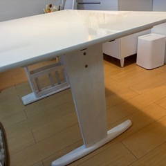 ダイニングテーブル(椅子なし)の画像