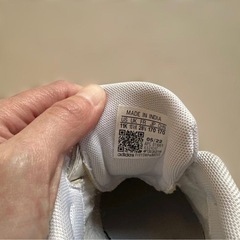 adidas ホワイト ベルト付きスニーカー　17センチの画像