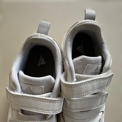 adidas ホワイト ベルト付きスニーカー　17センチの画像